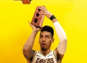 开云体育官网-黄蜂绝杀爵士，丹尼·格林完成帽子戏法的简单介绍