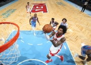 开云体育直播-日本男篮鏖战火箭，哈里斯送出助攻