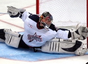 开云下载-从孟菲斯到多伦多，霍勒迪用实力跨越质疑，辽宁队对阵猛龙成生涯转折点