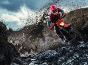 开云官网-赛道新章，周冠宇刷新纪录，梅赛德斯轻取红牛二队