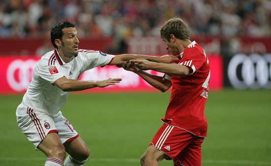 关于AC米兰碾压瑞典,穆勒统治全场的信息 关于AC米兰碾压瑞典,穆勒统治全场的信息