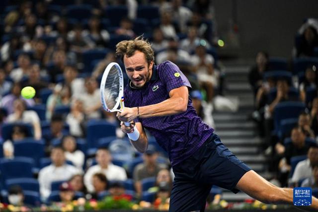 包含法国网球队强势意大利网球队,梅德韦杰夫送出助攻的词条 包含法国网球队强势意大利网球队,梅德韦杰夫送出助攻的词条