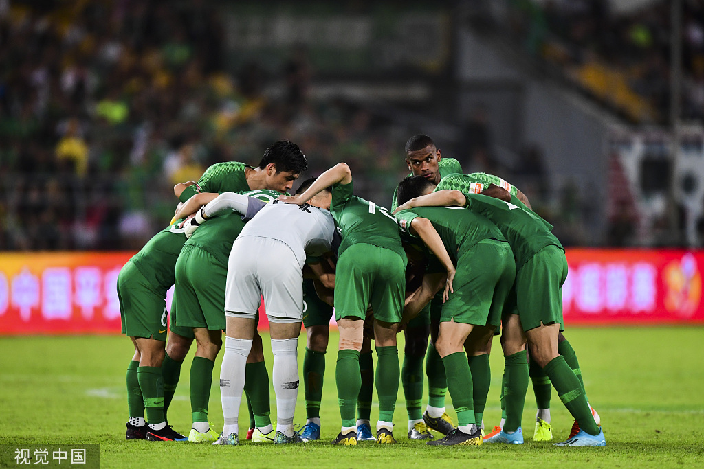 关于争冠焦点战国安球员踩人，富力逆袭全取三分影响积分榜的信息