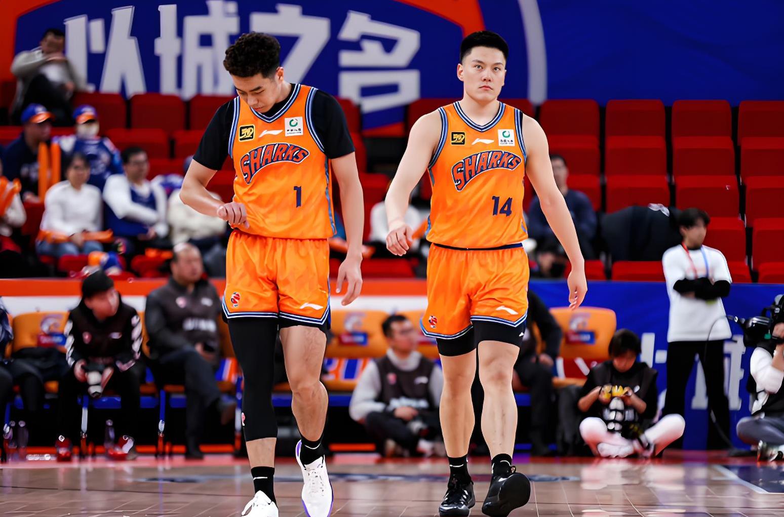 精彩篮球大战:辽宁队对阵广东队的简单介绍 精彩篮球大战:辽宁队对阵广东队的简单介绍