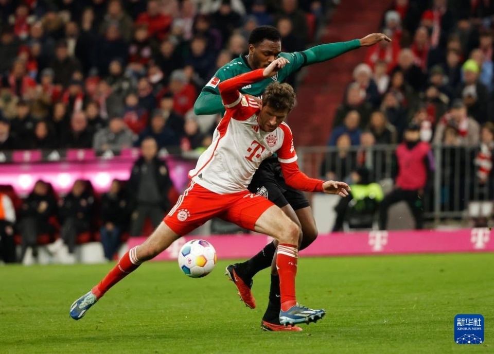 斯图加特队在德国足球比赛中获胜