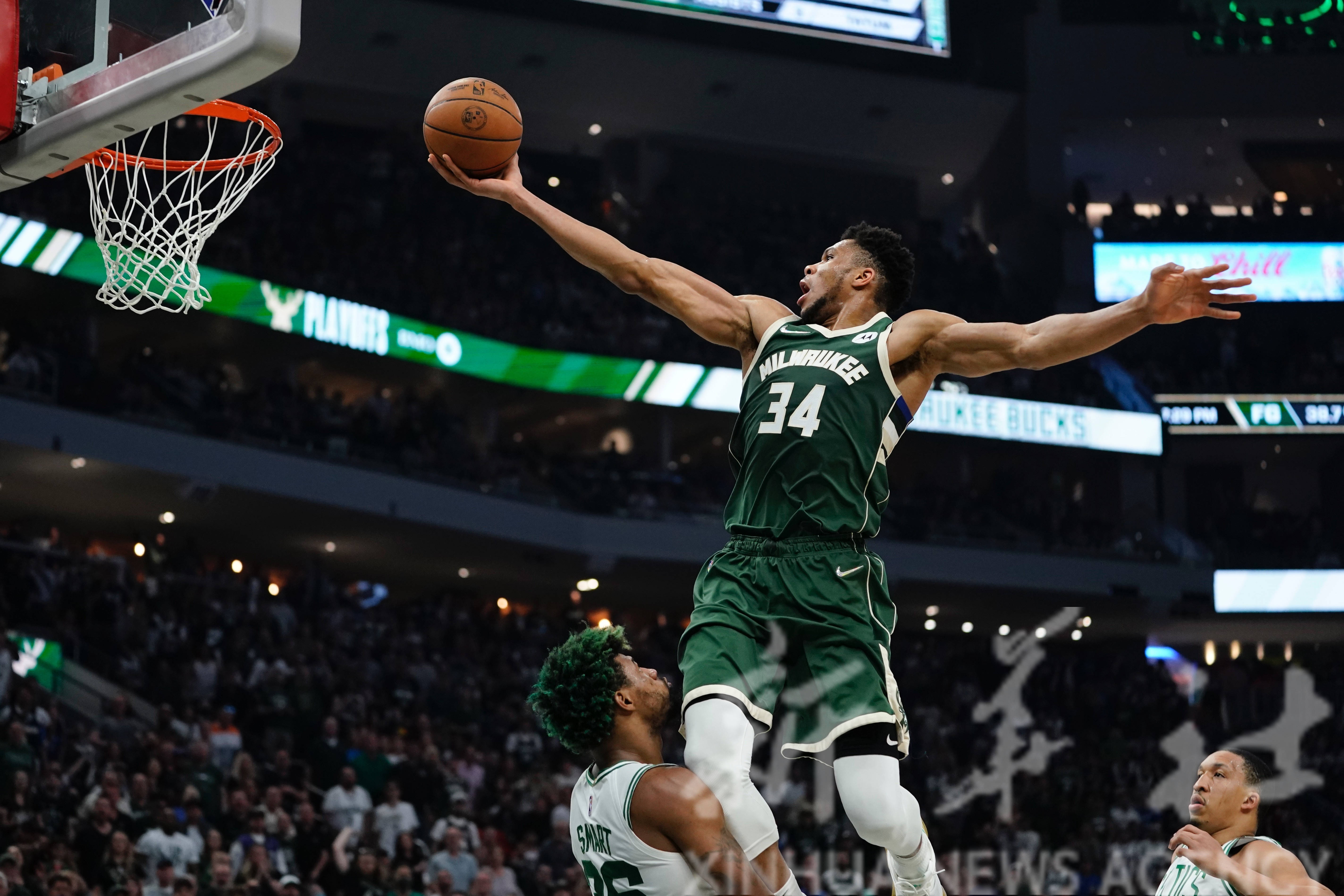 篮球队即将进行东部半决赛的比赛 篮球队即将进行东部半决赛的比赛