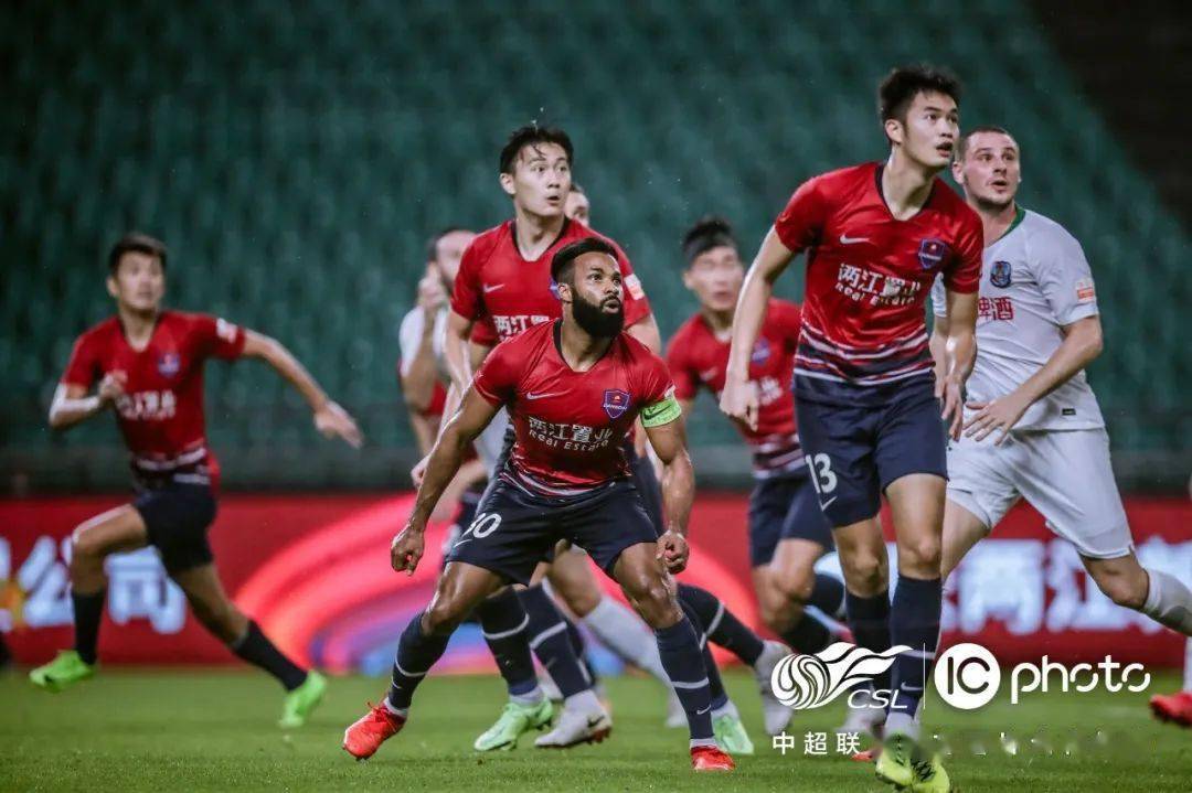 青岛队全力以赴，战胜意外挑战