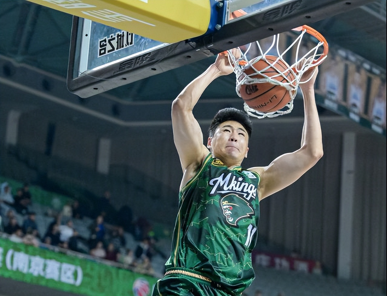 北京男篮绝杀广州取得关键胜利