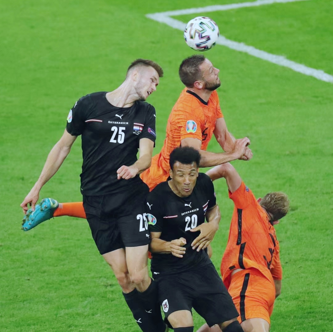 波兰队逆转葡萄牙队,波尔统治全场 波兰队逆转葡萄牙队,波尔统治全场