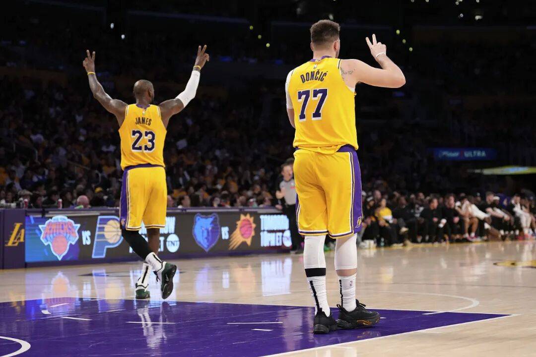 关于湖人新秀琼斯接受训练,球队后卫组合再度强大的信息 关于湖人新秀琼斯接受训练,球队后卫组合再度强大的信息