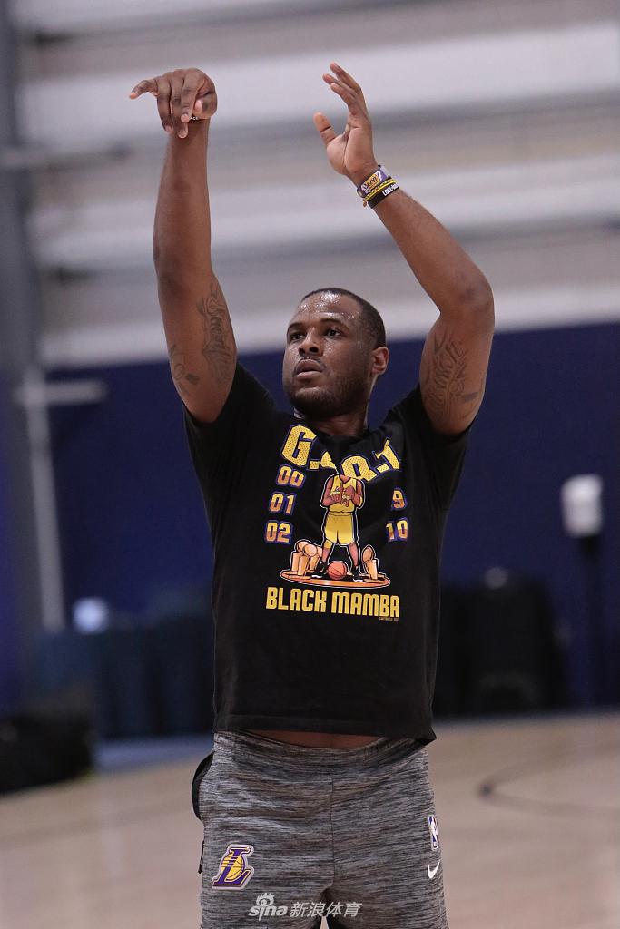 关于湖人新秀琼斯接受训练,球队后卫组合再度强大的信息 关于湖人新秀琼斯接受训练,球队后卫组合再度强大的信息