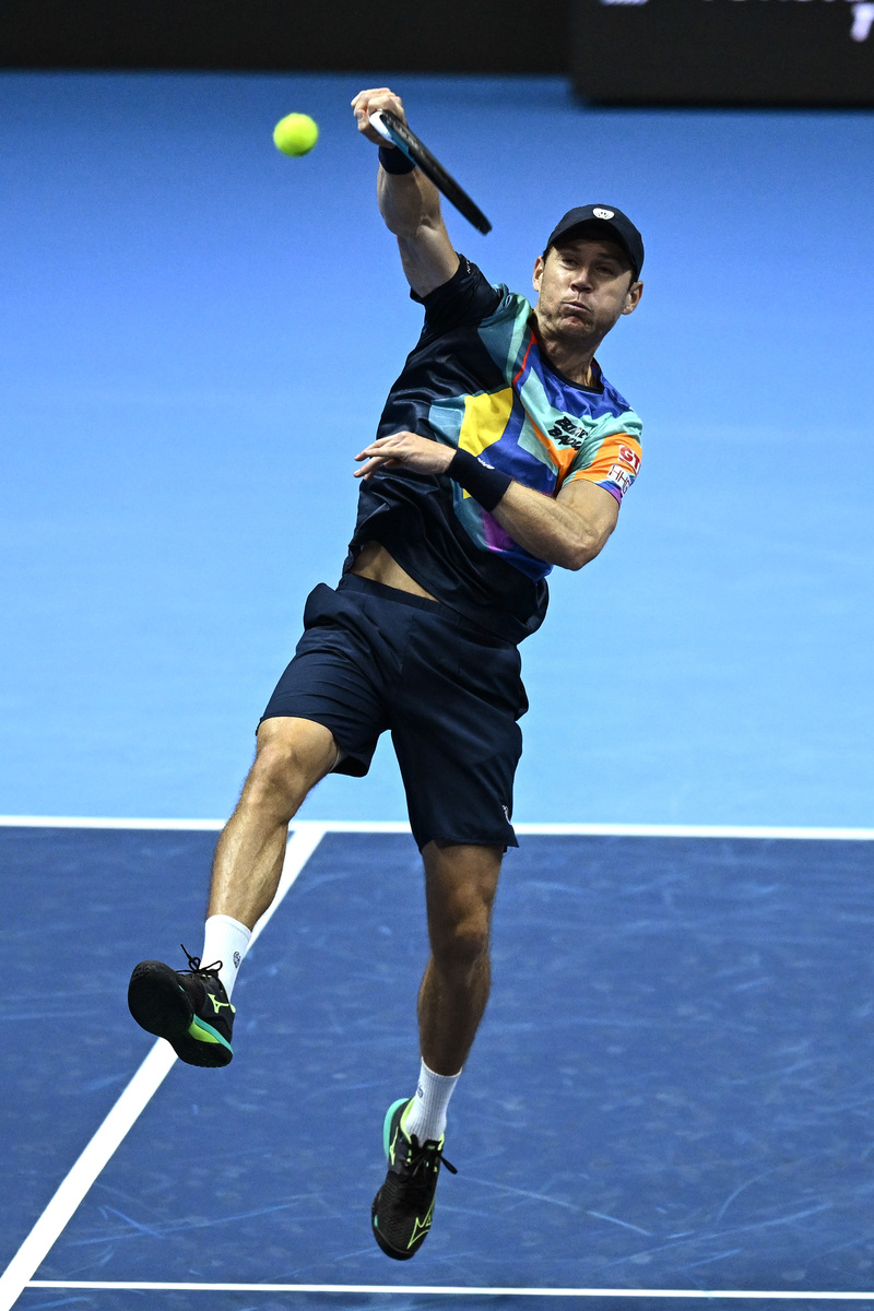 日本网球队险胜欧洲网球队，纳达尔三分雨点燃全场的简单介绍