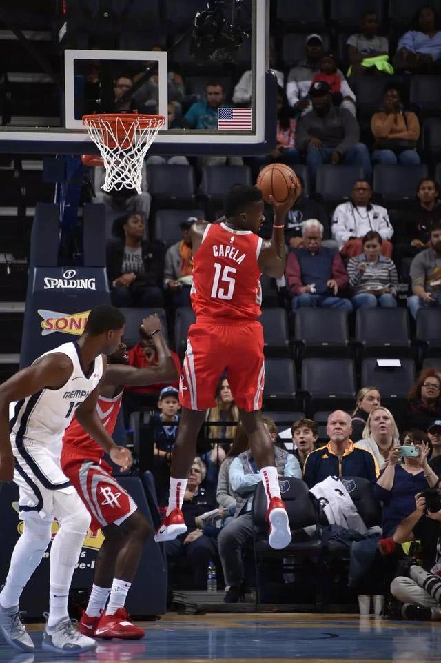 火箭轻取灰熊，詹姆斯完成帽子戏法的简单介绍