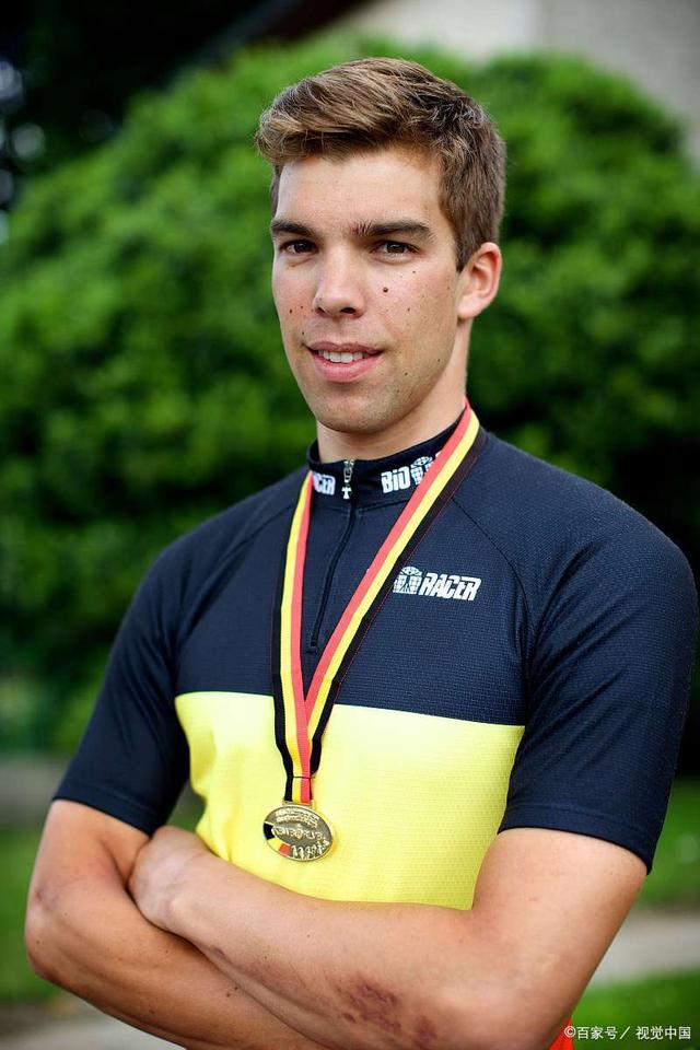 关于英国乒乓球队完胜德国乒乓球队，奥恰洛夫制霸全场的信息