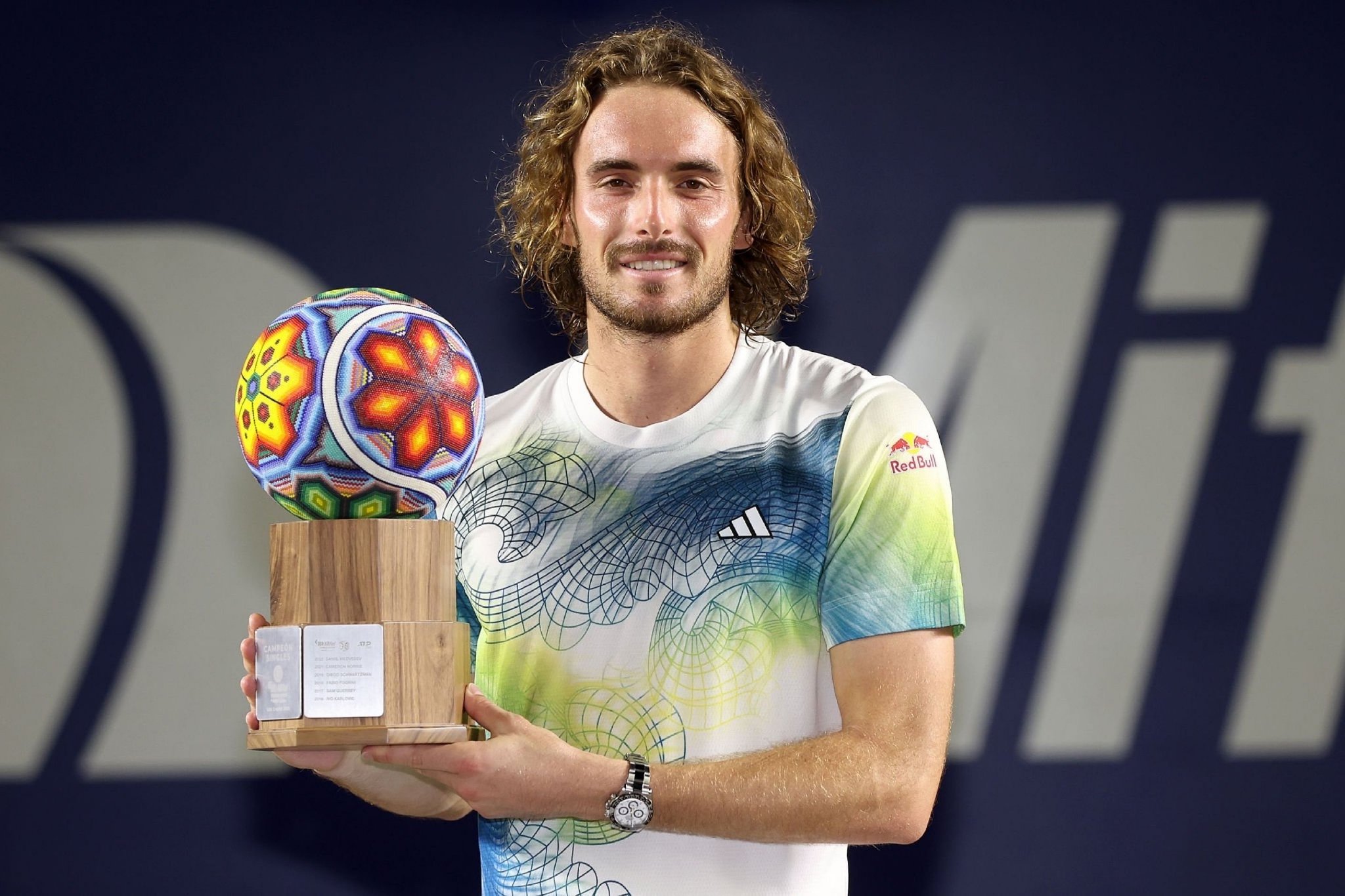 包含拉沃尔杯完胜澳网，西西帕斯点燃赛场的词条