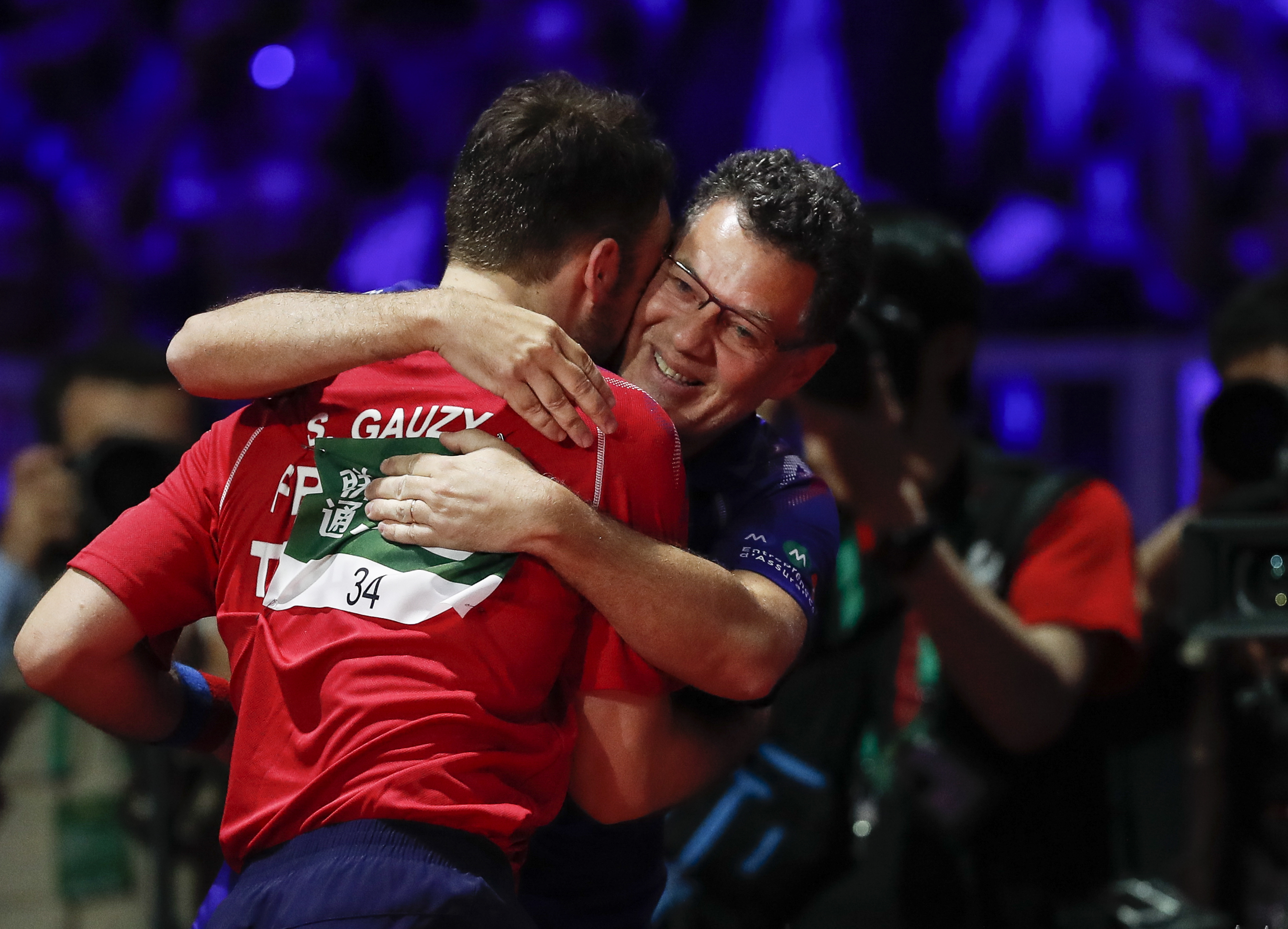 法国队险胜韩国队，许昕扛起全队