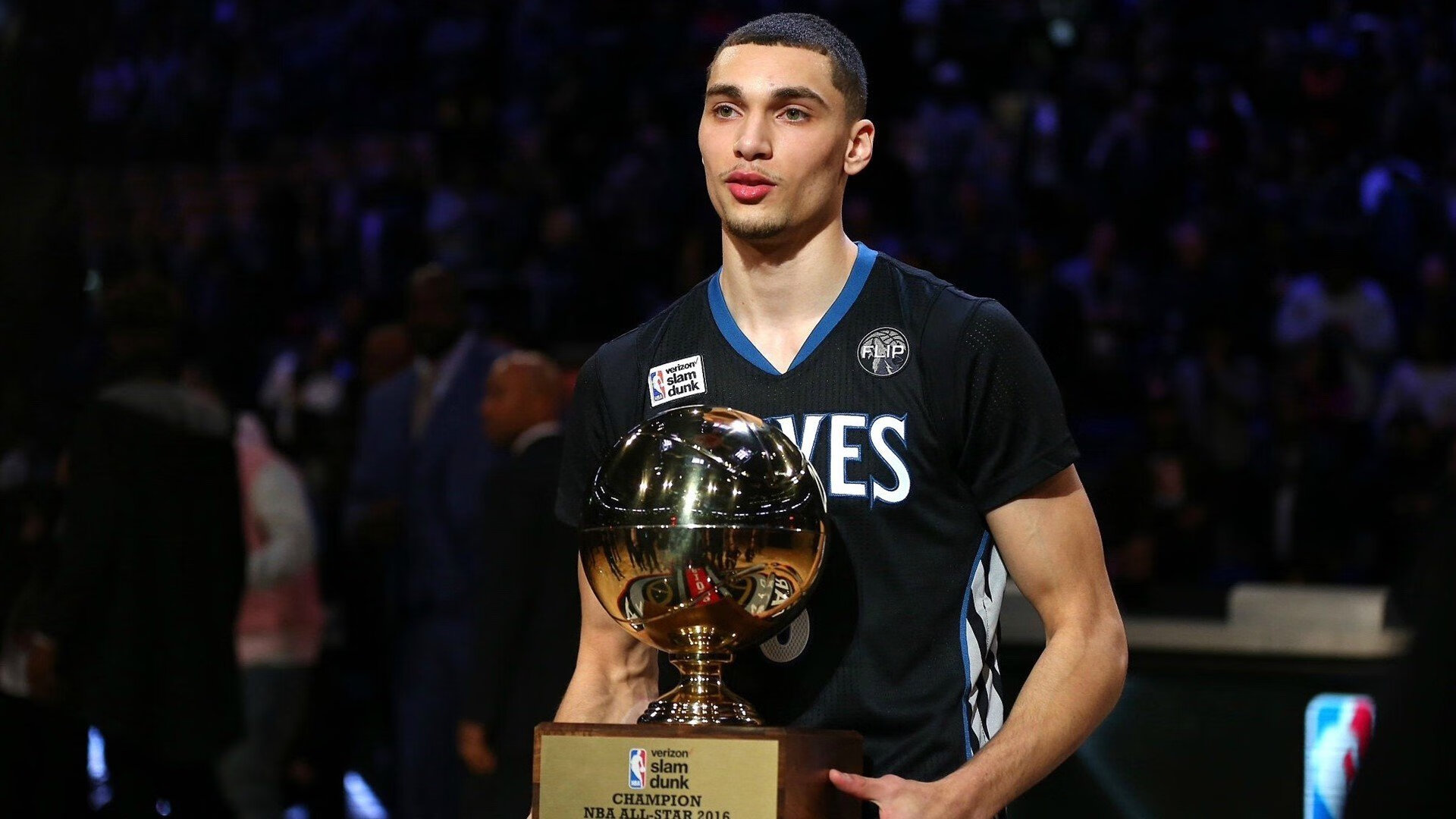 奥运周期关键战之夜，字母哥进攻端无人可挡