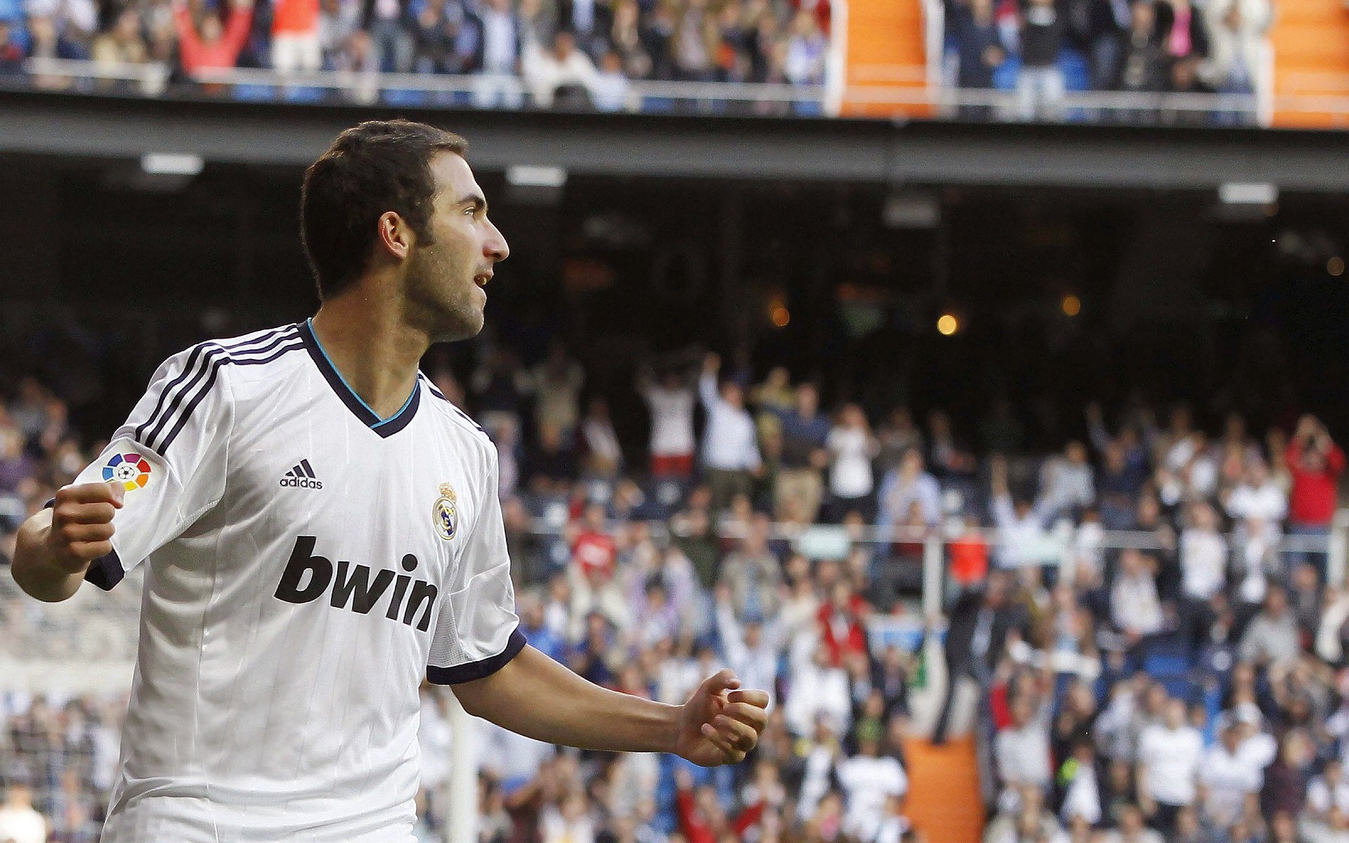 黄潜艇击沉法老战舰，苏亚雷斯统治级数据诠释何为现代前锋典范