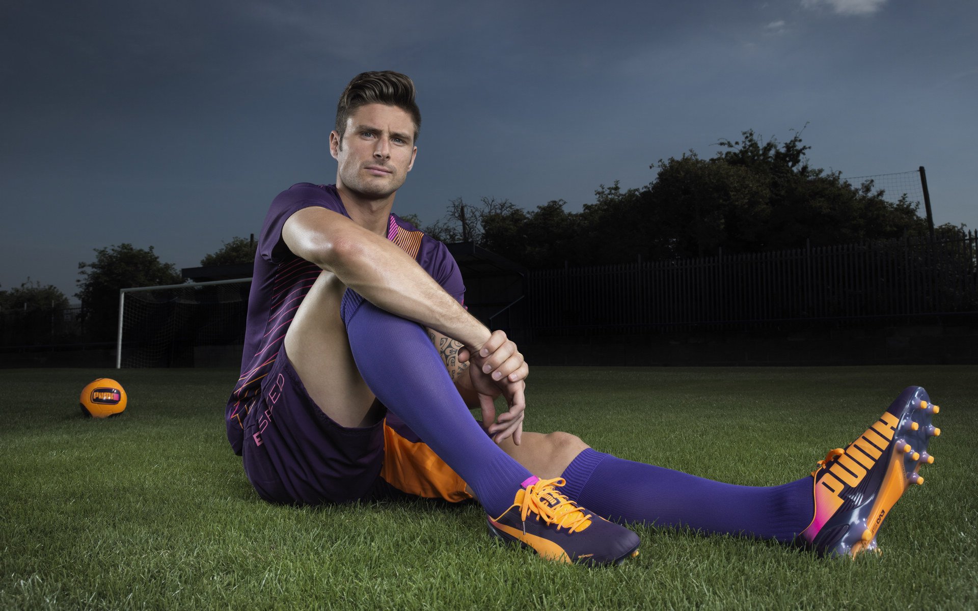 弗拉霍维奇贡献制胜表现，西班牙逆转尼斯，一场战术与意志的较量